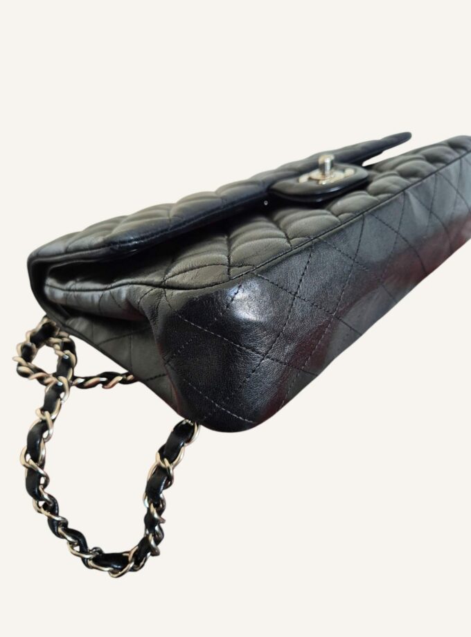 Sac Chanel medium classique finitions argentées