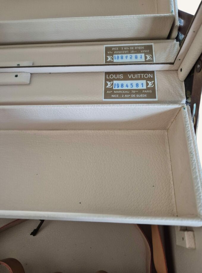 Vanity Louis Vuitton boite à bouteille