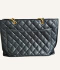 Sac Chanel GST cuir caviar noir finitions dorées – Image 4