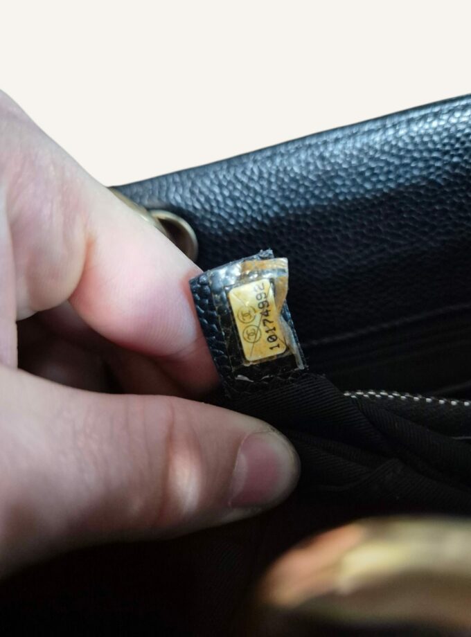 Sac Chanel GST cuir caviar noir finitions dorées
