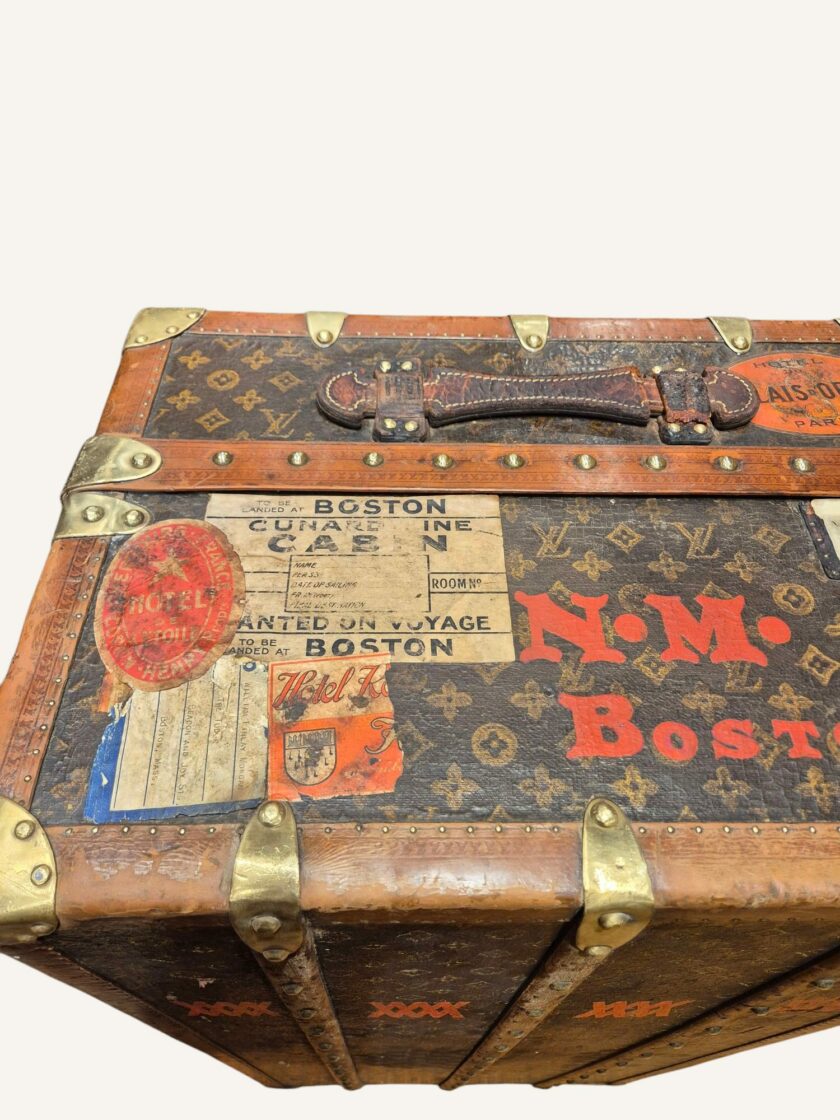Malle Louis Vuitton penderie / Table basse – Image 10