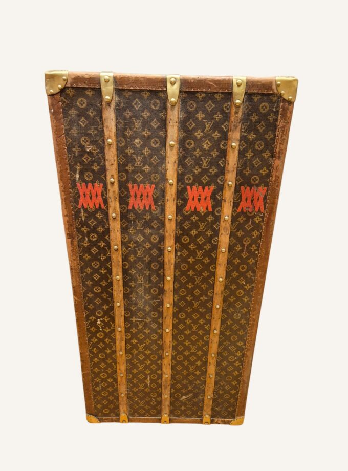 Malle Louis Vuitton penderie / Table basse