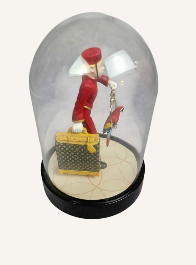 Globe Louis Vuitton groom