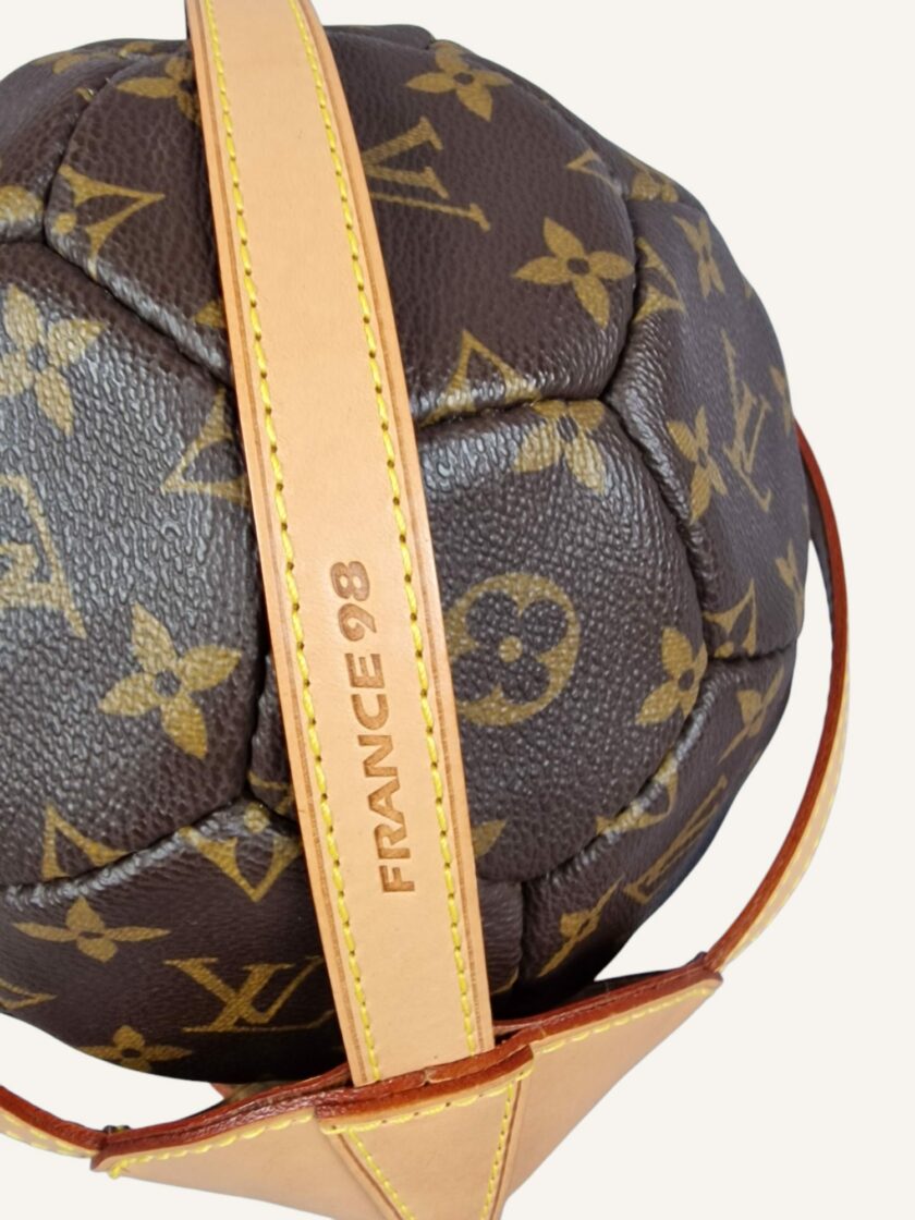 Ballon foot Louis Vuitton 1998 – Image 7