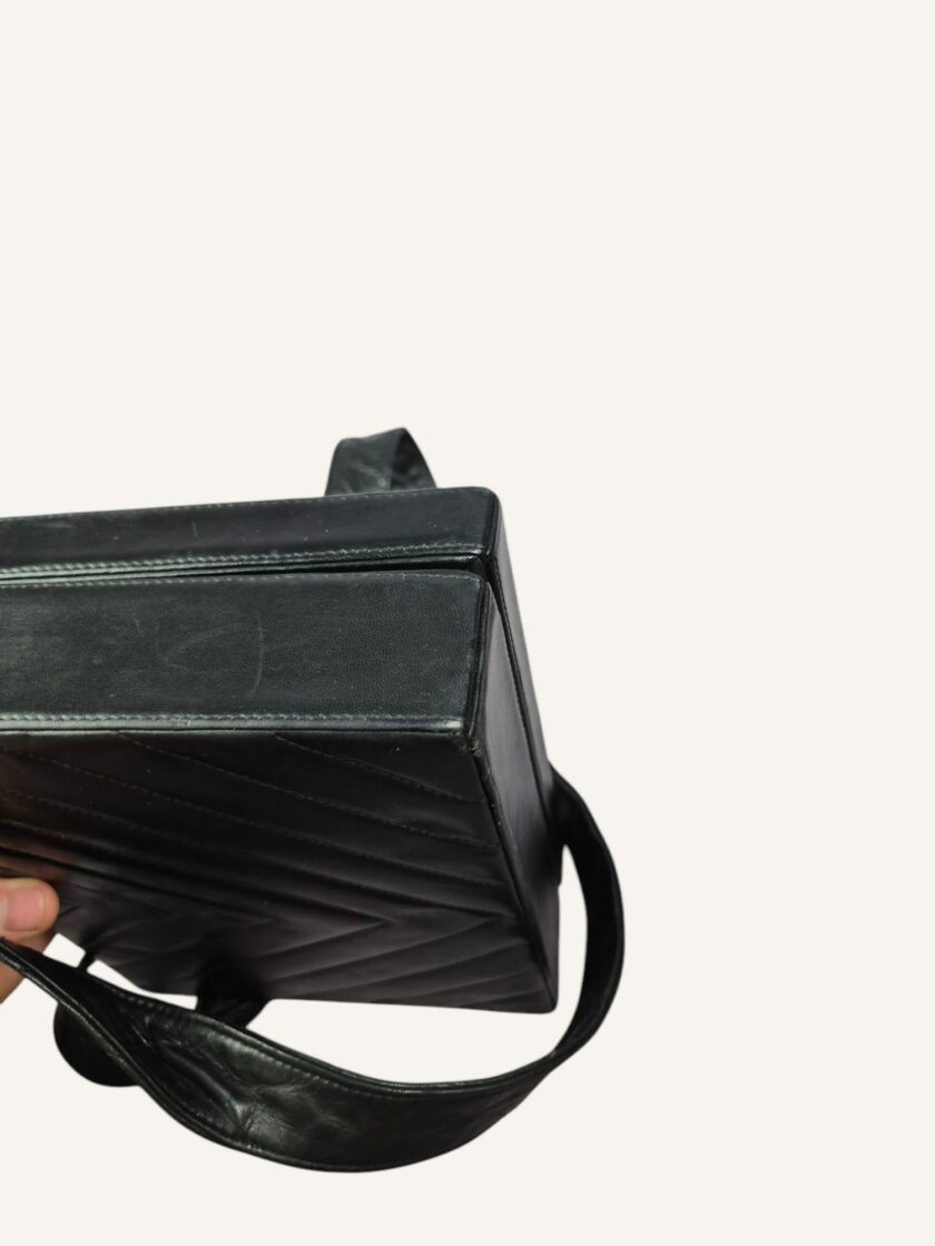 Sac Chanel vintage petite malle – Image 5