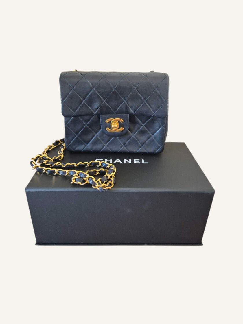 mini sac Chanel vintage bleu marine or 24k