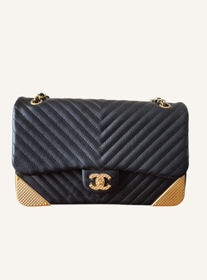 sac Chanel cuir V stitch noir coins dorés