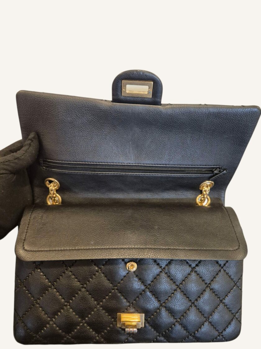 Sac Chanel Reissue 2.55 cuir caviar – Image 6