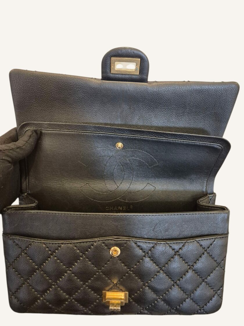 Sac Chanel Reissue 2.55 cuir caviar – Image 5