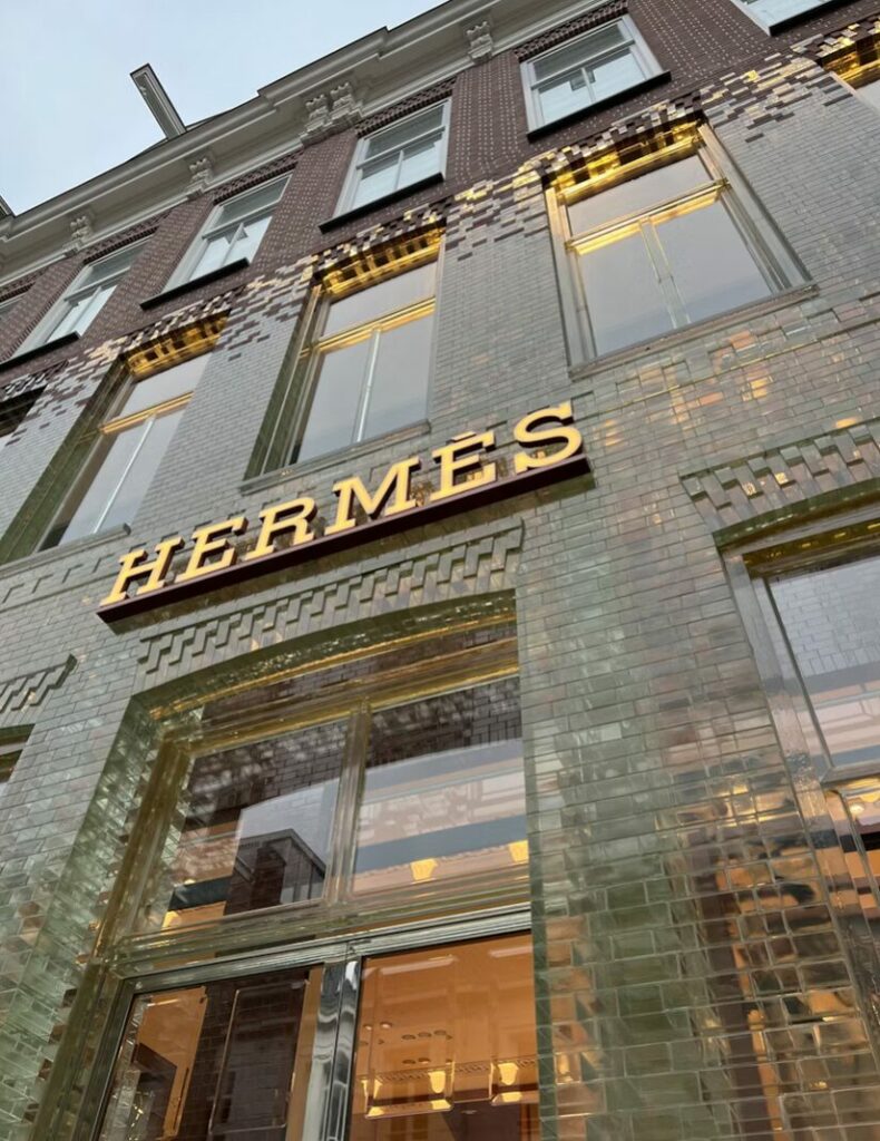 facade immeuble magasin hermes