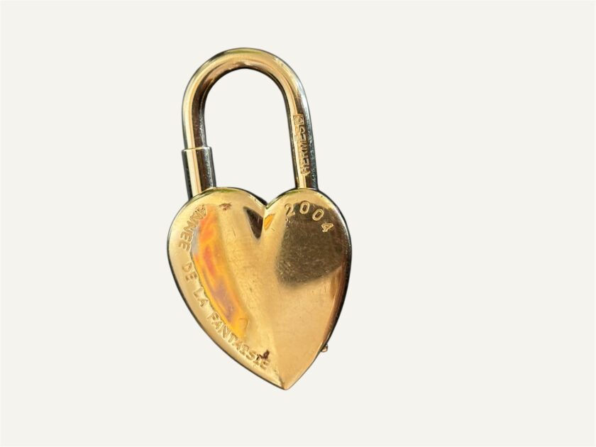 bijou cadenas Hermès cœur doré 2004 Vive l’idée