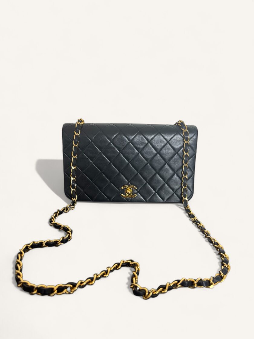 sac Chanel One Single Flap vintage cuir agneau noir or 24k