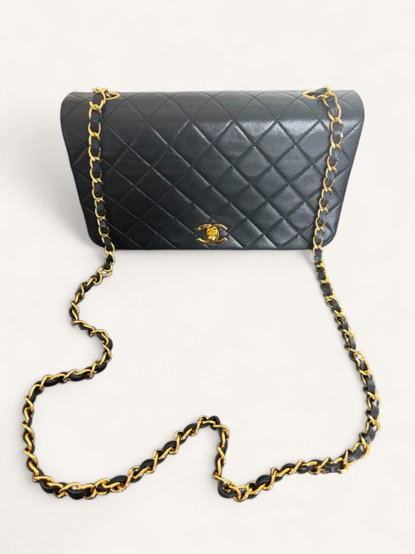 sac Chanel One Single Flap vintage cuir agneau noir or 24k