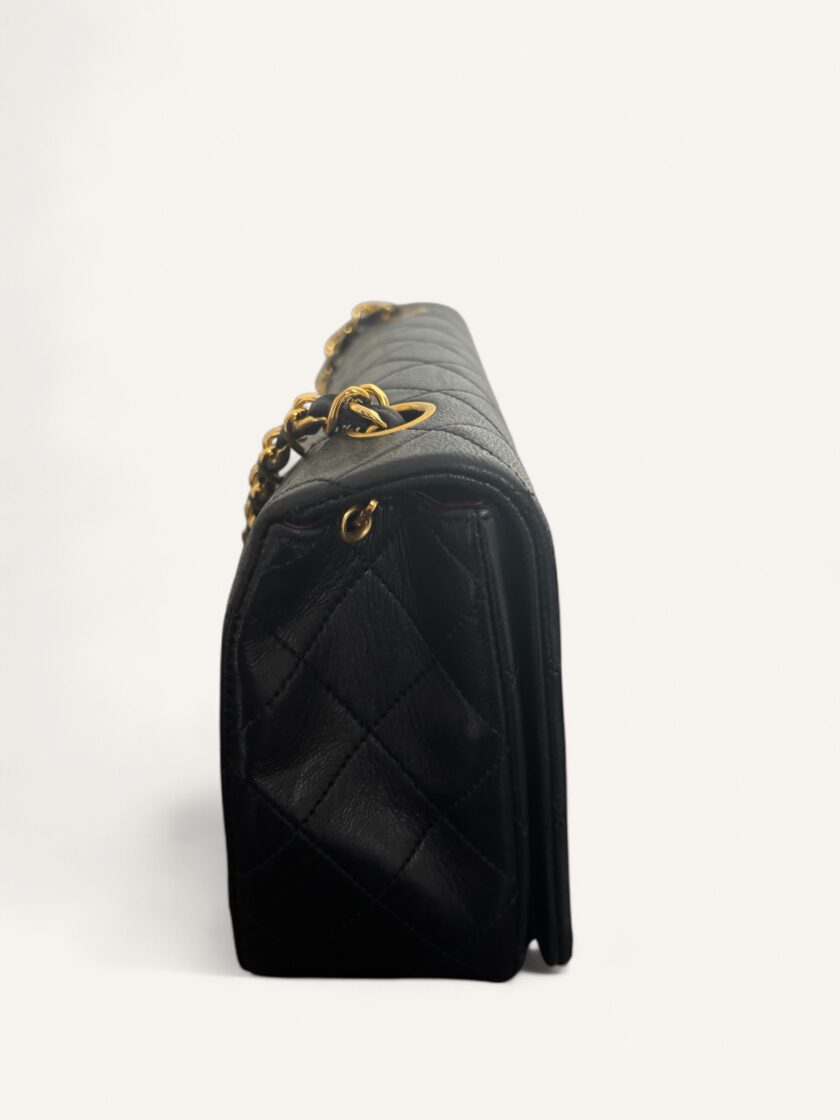 sac Chanel One Single Flap vintage cuir agneau noir or 24k