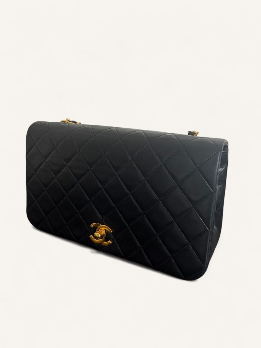 sac Chanel One Single Flap vintage cuir agneau noir or 24k