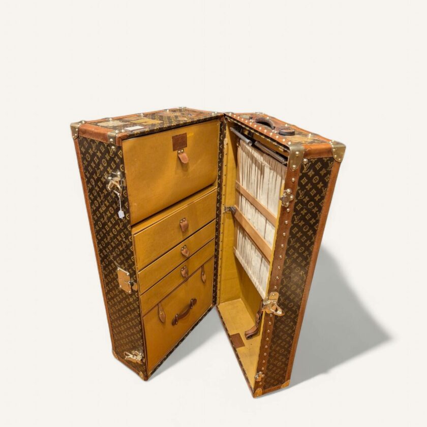 malle penderie Louis Vuitton vintage toile monogramme années 20