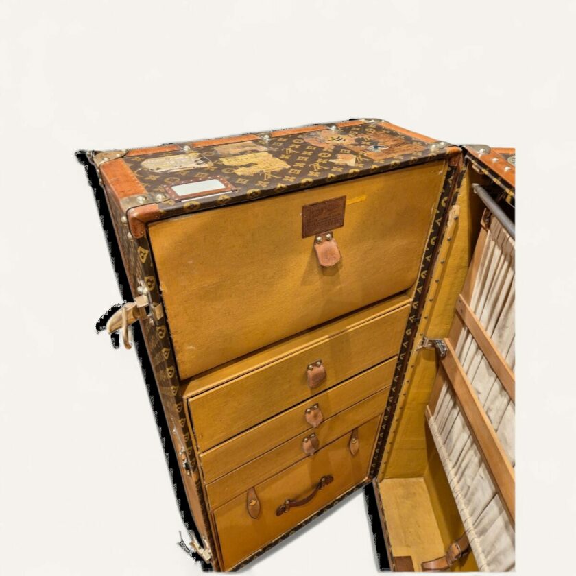 malle penderie Louis Vuitton vintage toile monogramme années 20