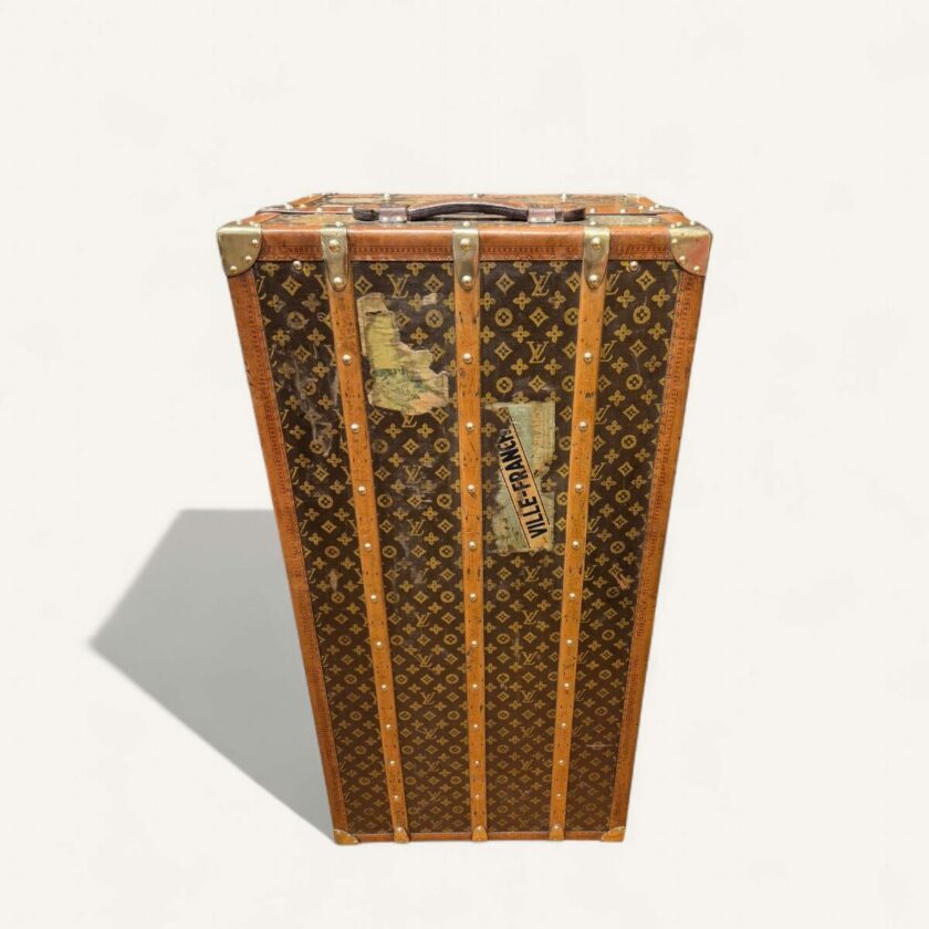 malle penderie Louis Vuitton vintage toile monogramme années 20 rachat de malles Louis Vuitton en France