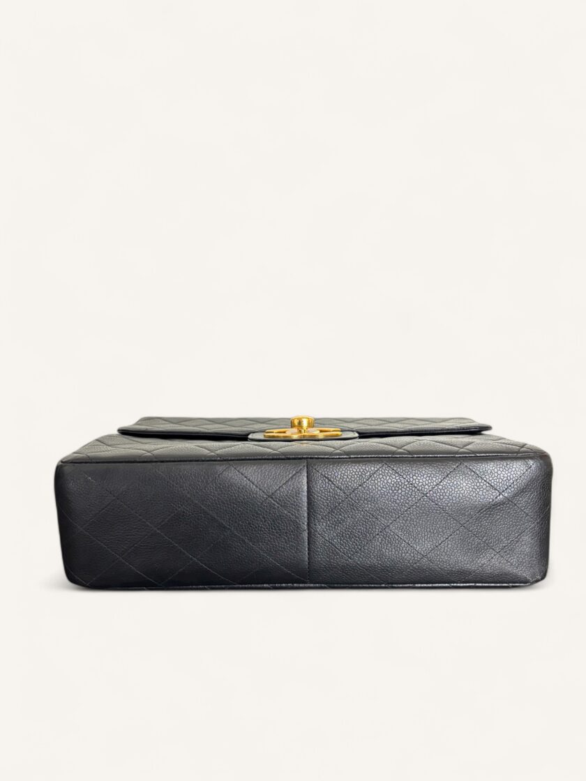 sac Chanel Jumbo vintage cuir caviar noir or 1995