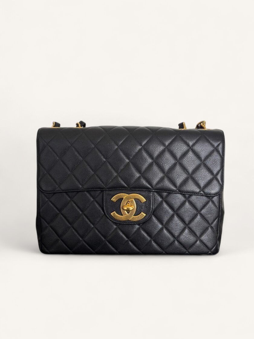 sac Chanel Jumbo vintage cuir caviar noir or 1995