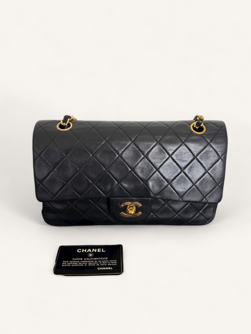 sac Chanel Timeless Classique medium vintage cuir agneau noir or 24k 1991