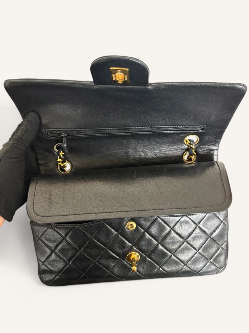 sac Chanel Timeless Classique medium vintage cuir agneau noir or 24k 1991