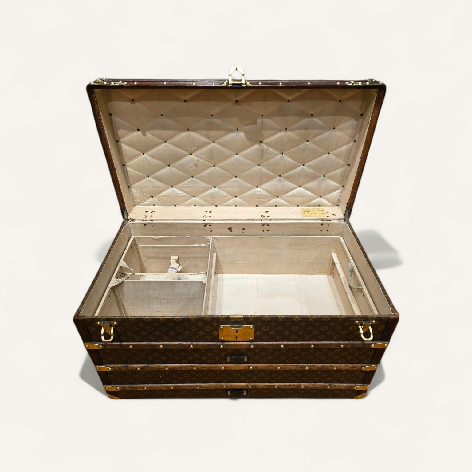 malle courrier Louis Vuitton ancienne années 20 30 reconnaître vraie malle Louis Vuitton