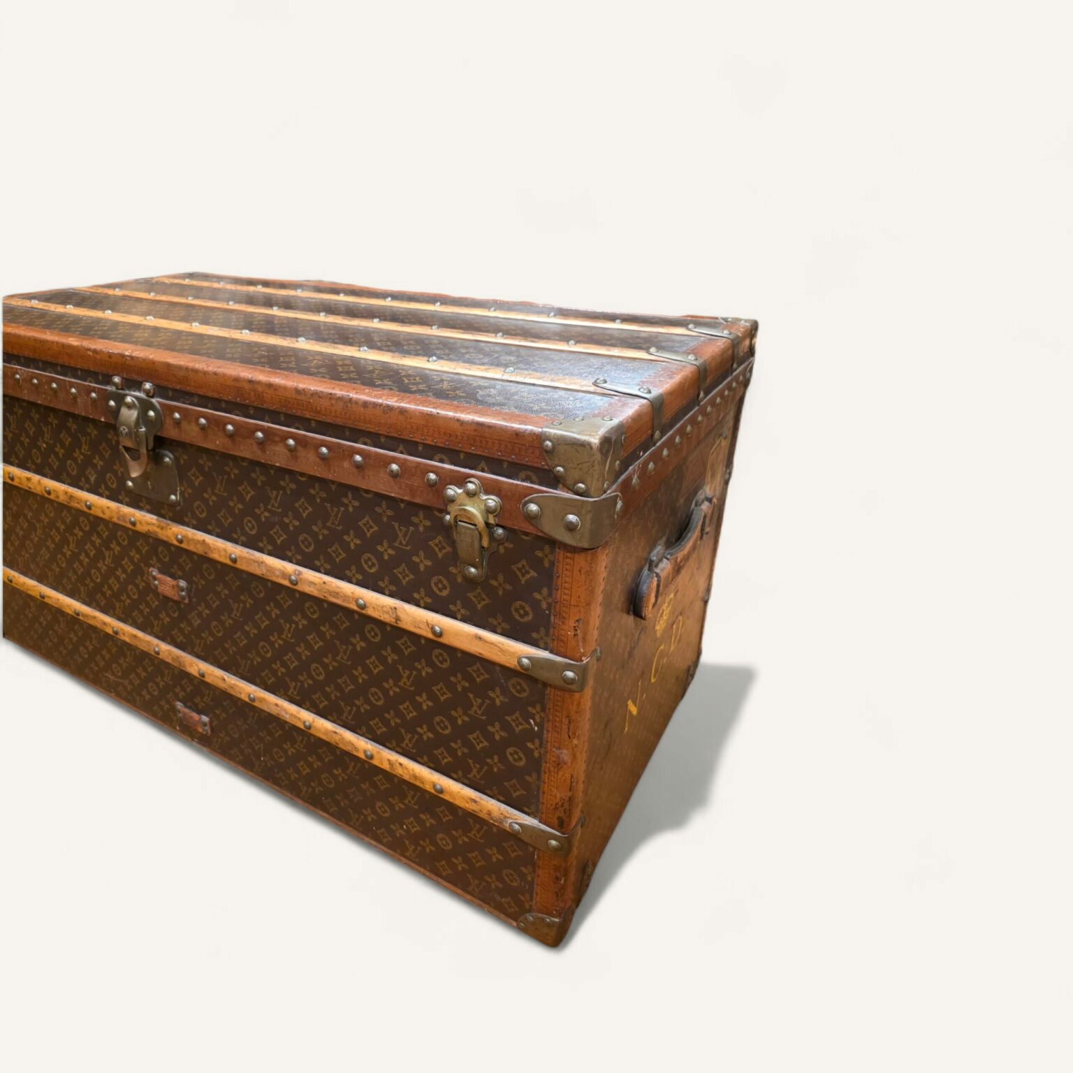 malle Louis Vuitton ancienne toile au pochoir début XXe siècle