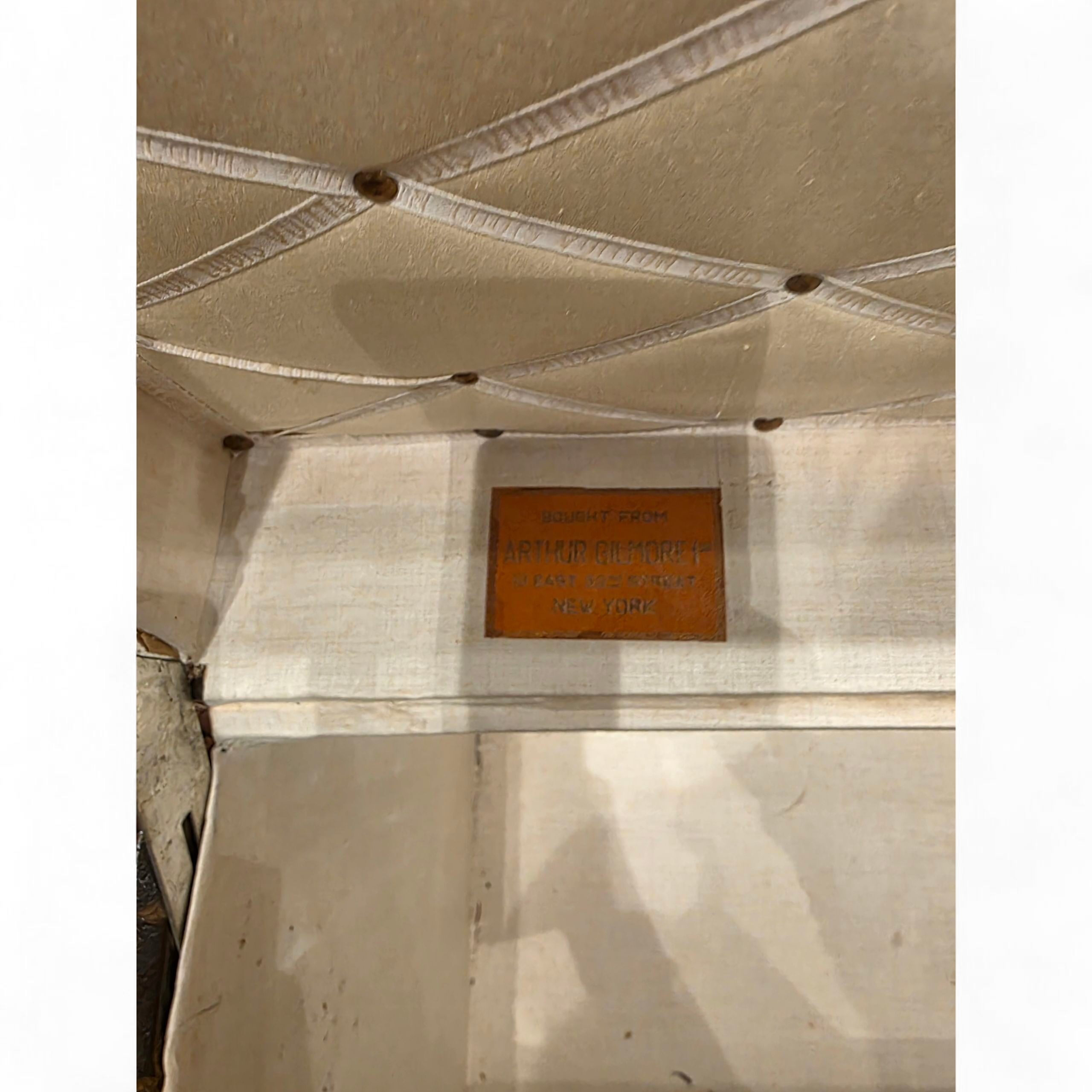 malle Louis Vuitton ancienne toile au pochoir début XXe siècle