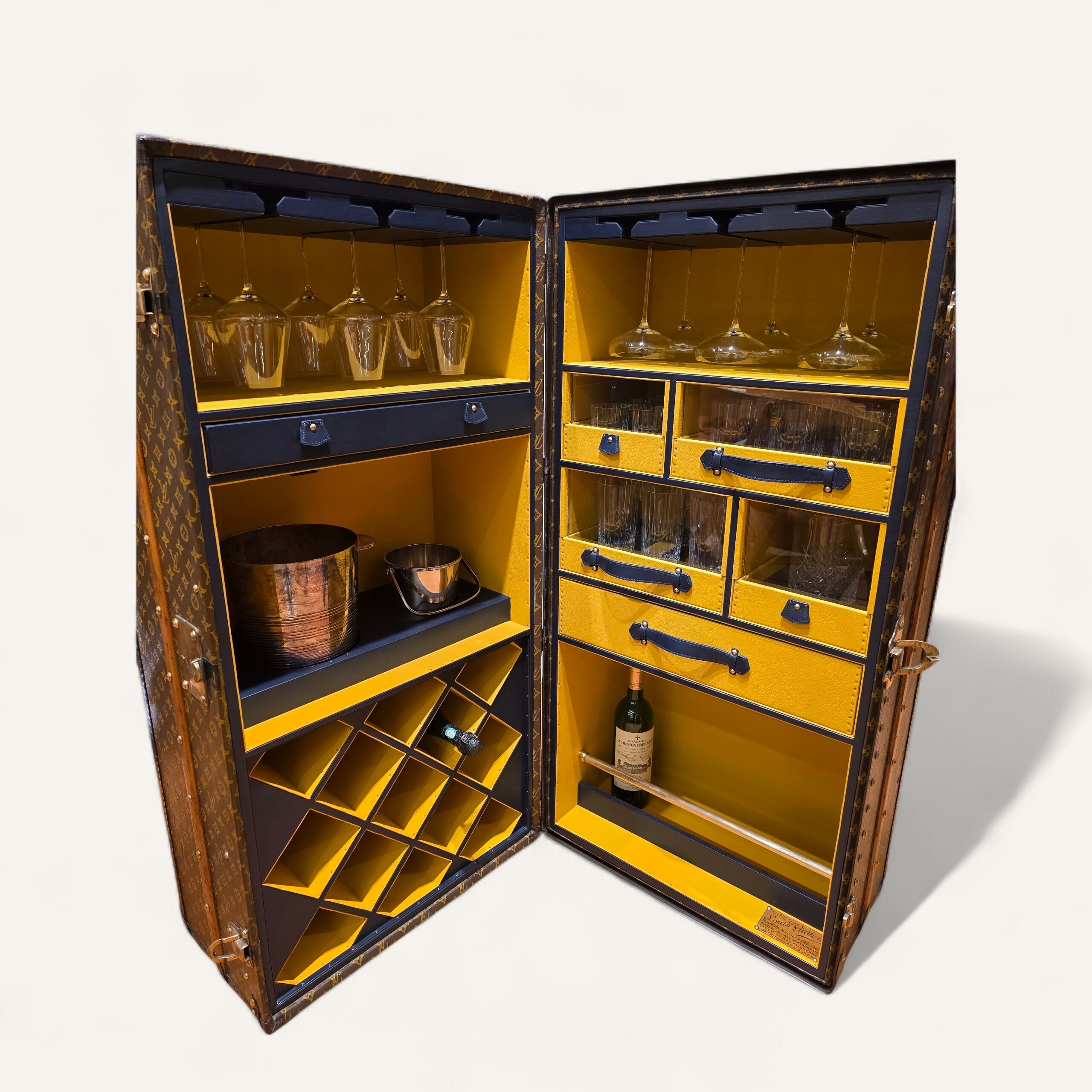 malle Louis Vuitton penderie bar vintage monogramme au pochoir