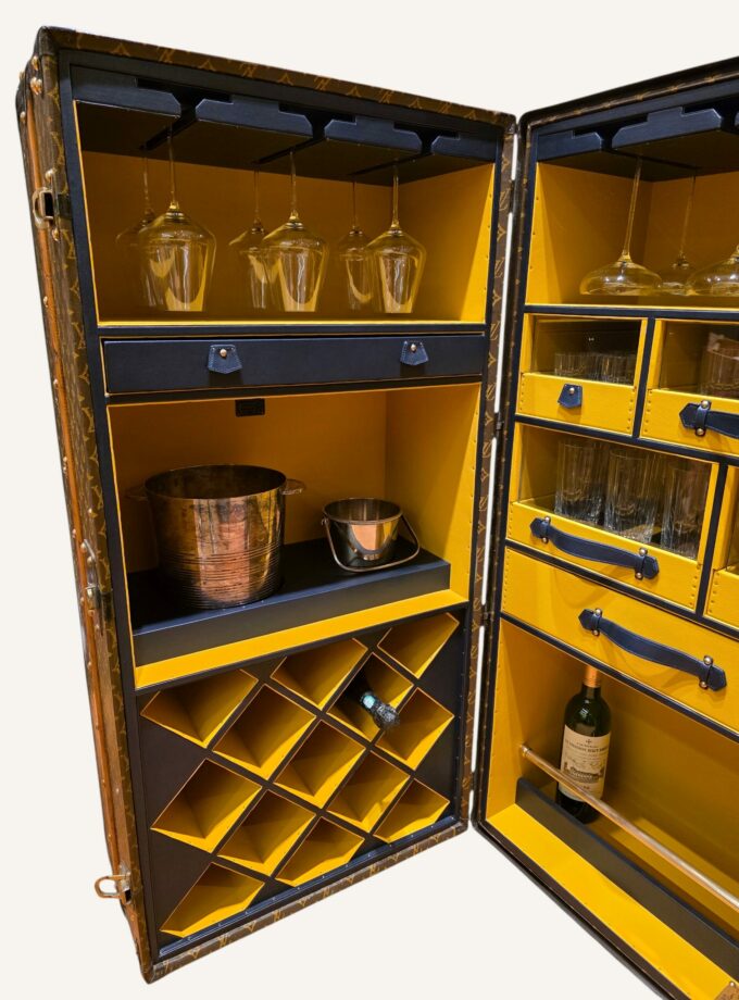 Malle Louis Vuitton Penderie Bar