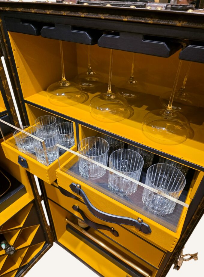 Malle Louis Vuitton Penderie Bar