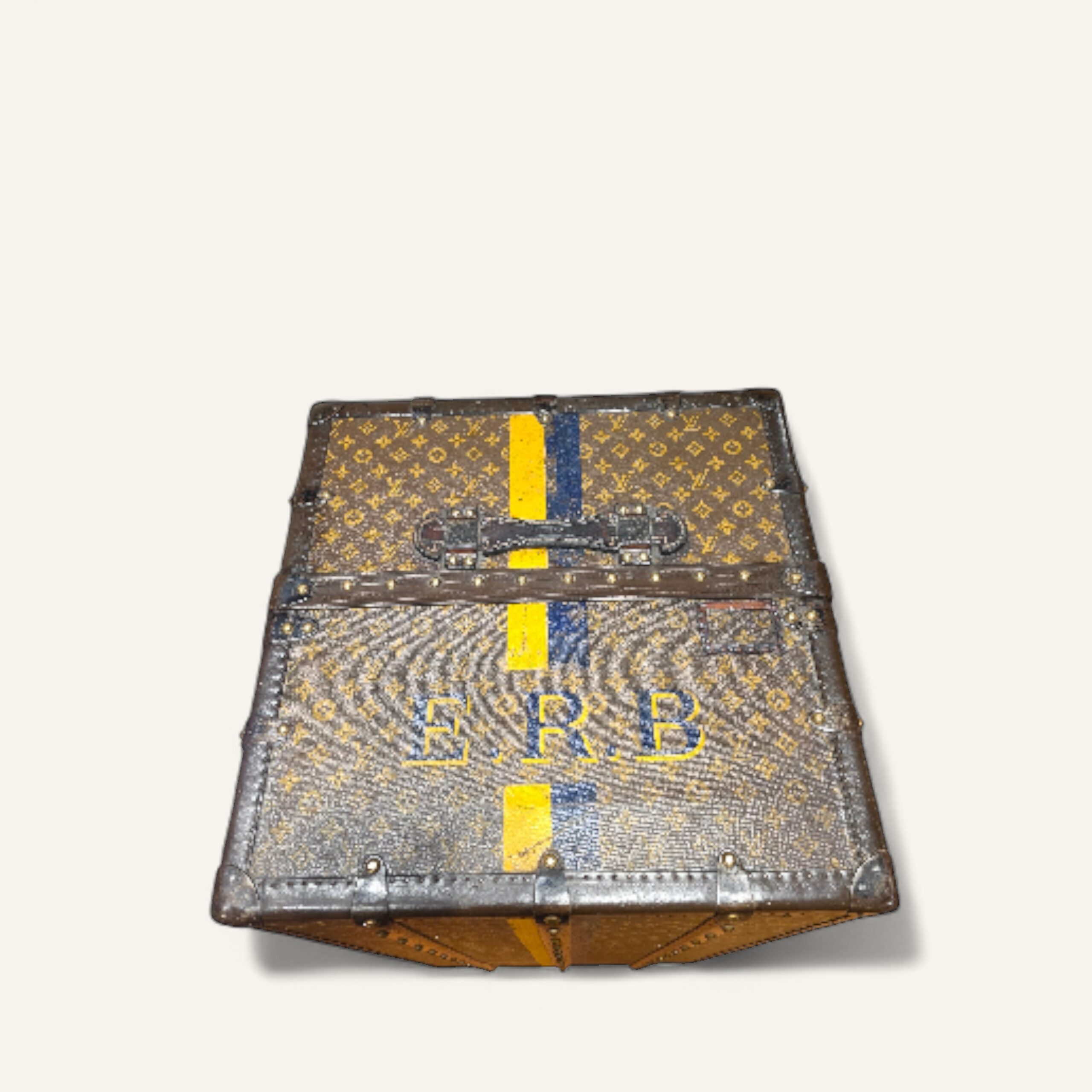 malle Louis Vuitton penderie bar vintage monogramme au pochoir