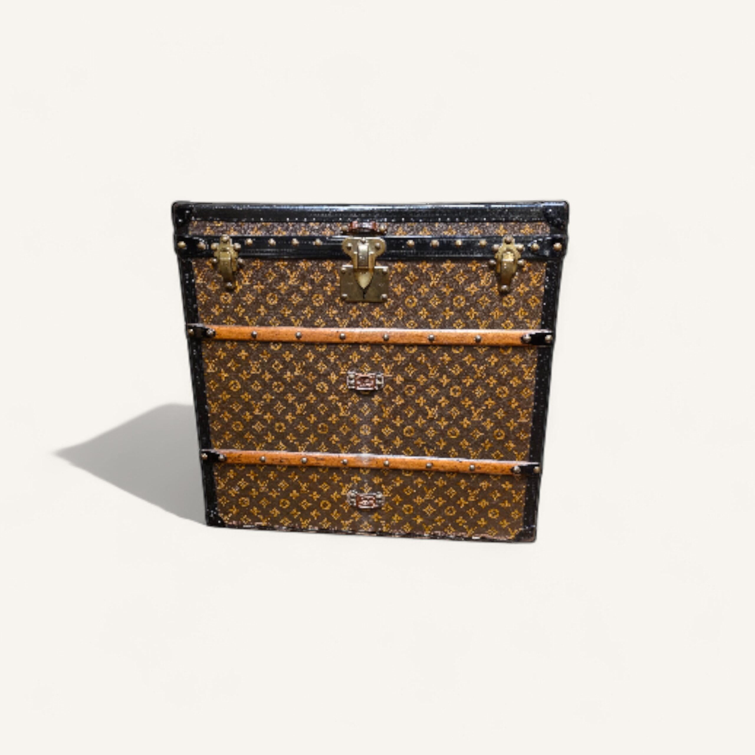 malle Louis Vuitton ancienne toile au pochoir 1 Rue Scribe