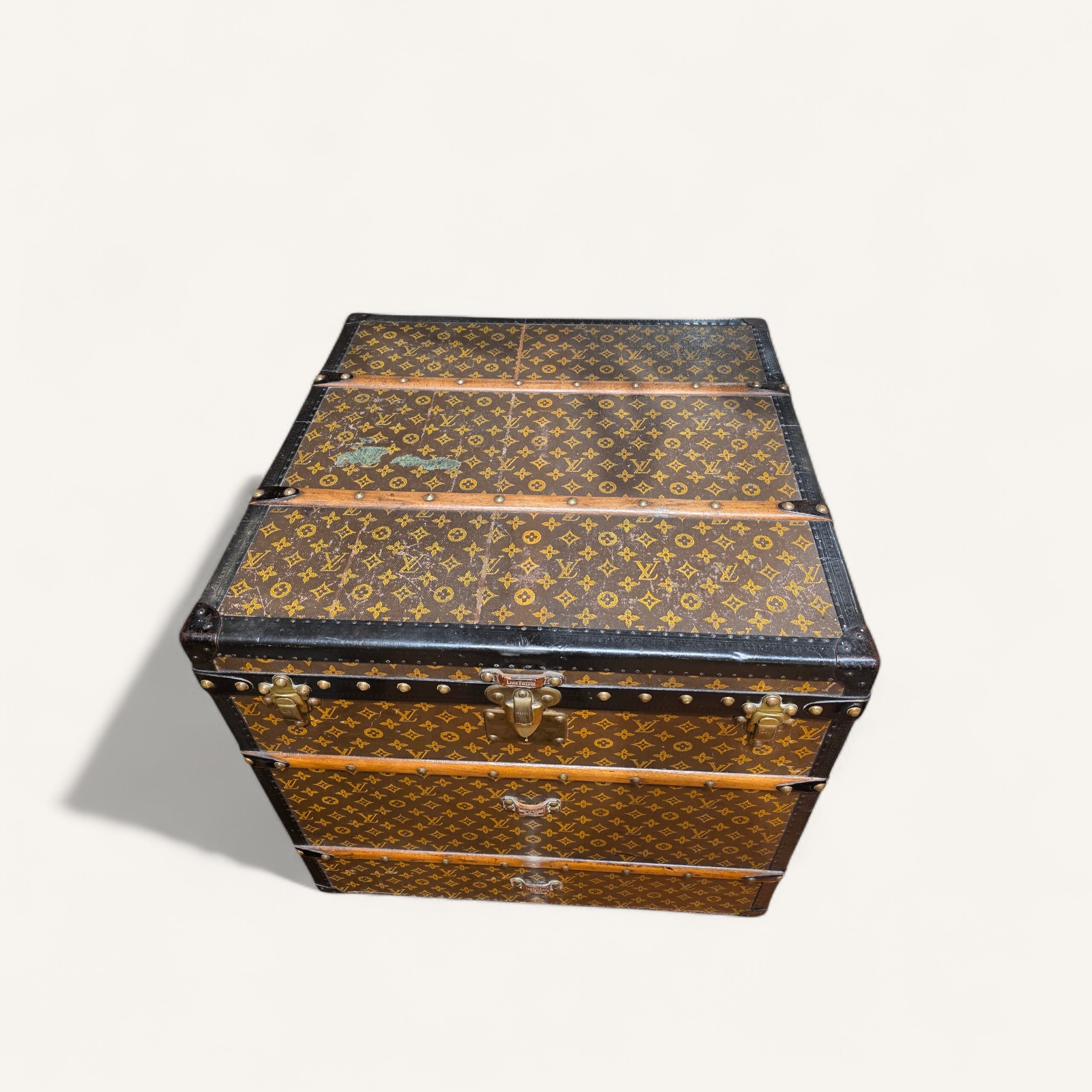 malle Louis Vuitton ancienne toile au pochoir 1 Rue Scribe