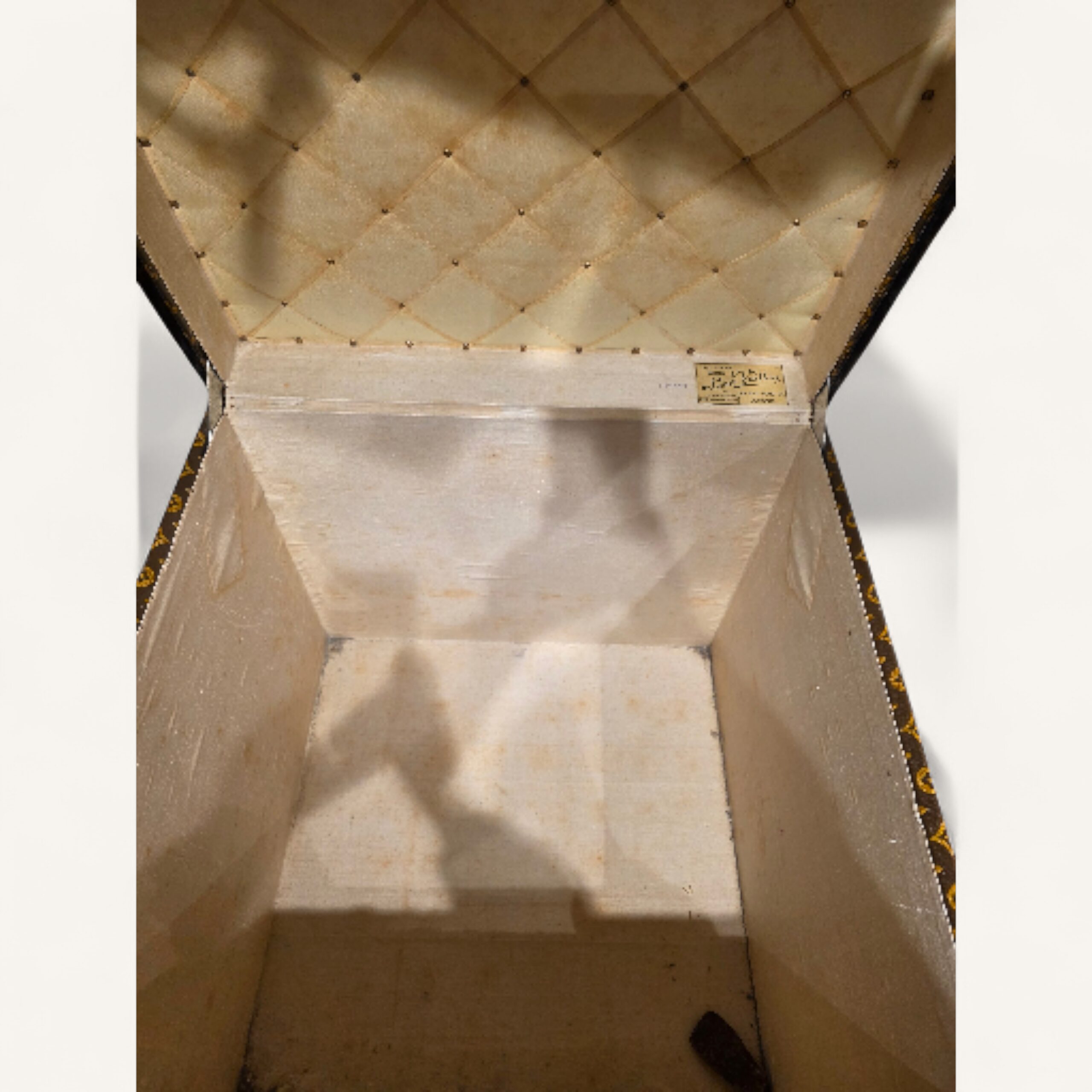 malle Louis Vuitton ancienne toile au pochoir 1 Rue Scribe