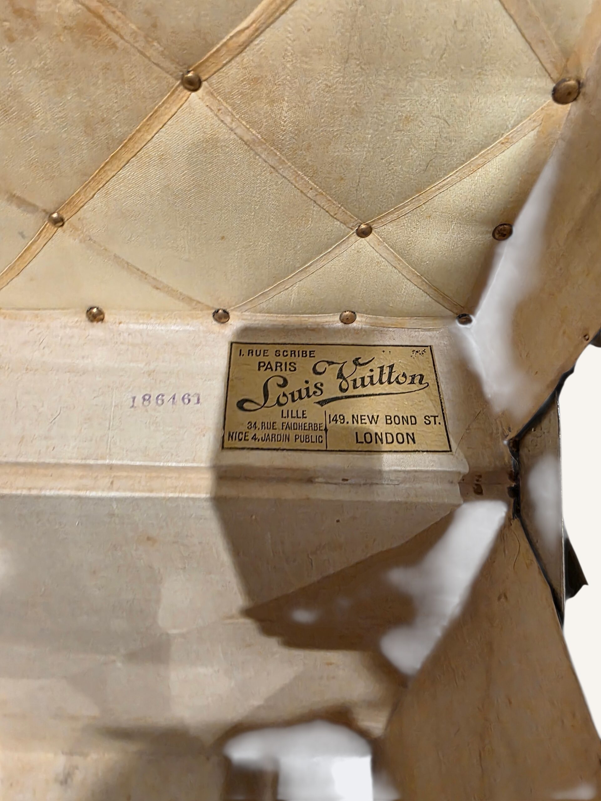 malle Louis Vuitton ancienne toile au pochoir 1 Rue Scribe