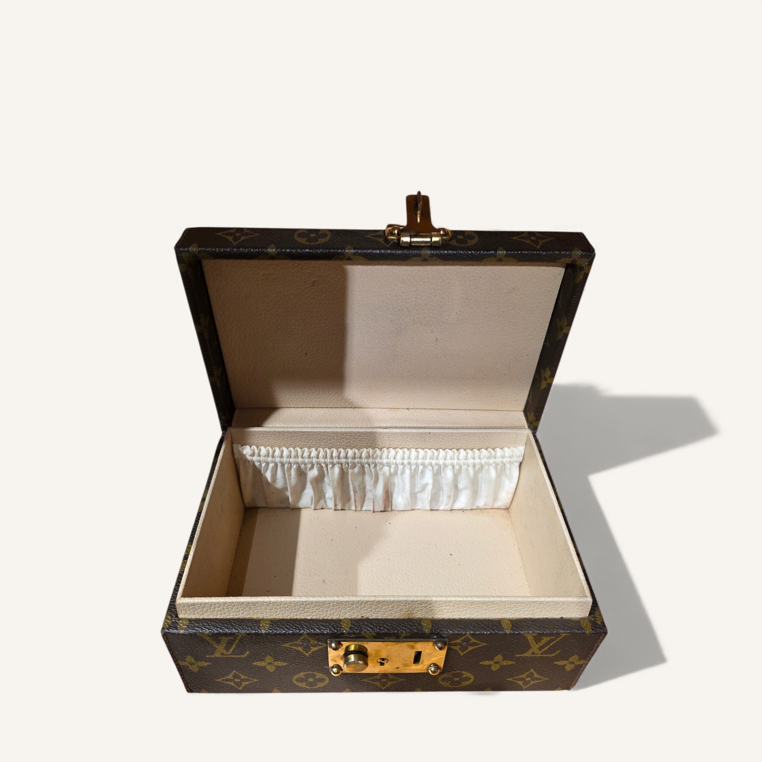 boîte à tout Louis Vuitton monogram