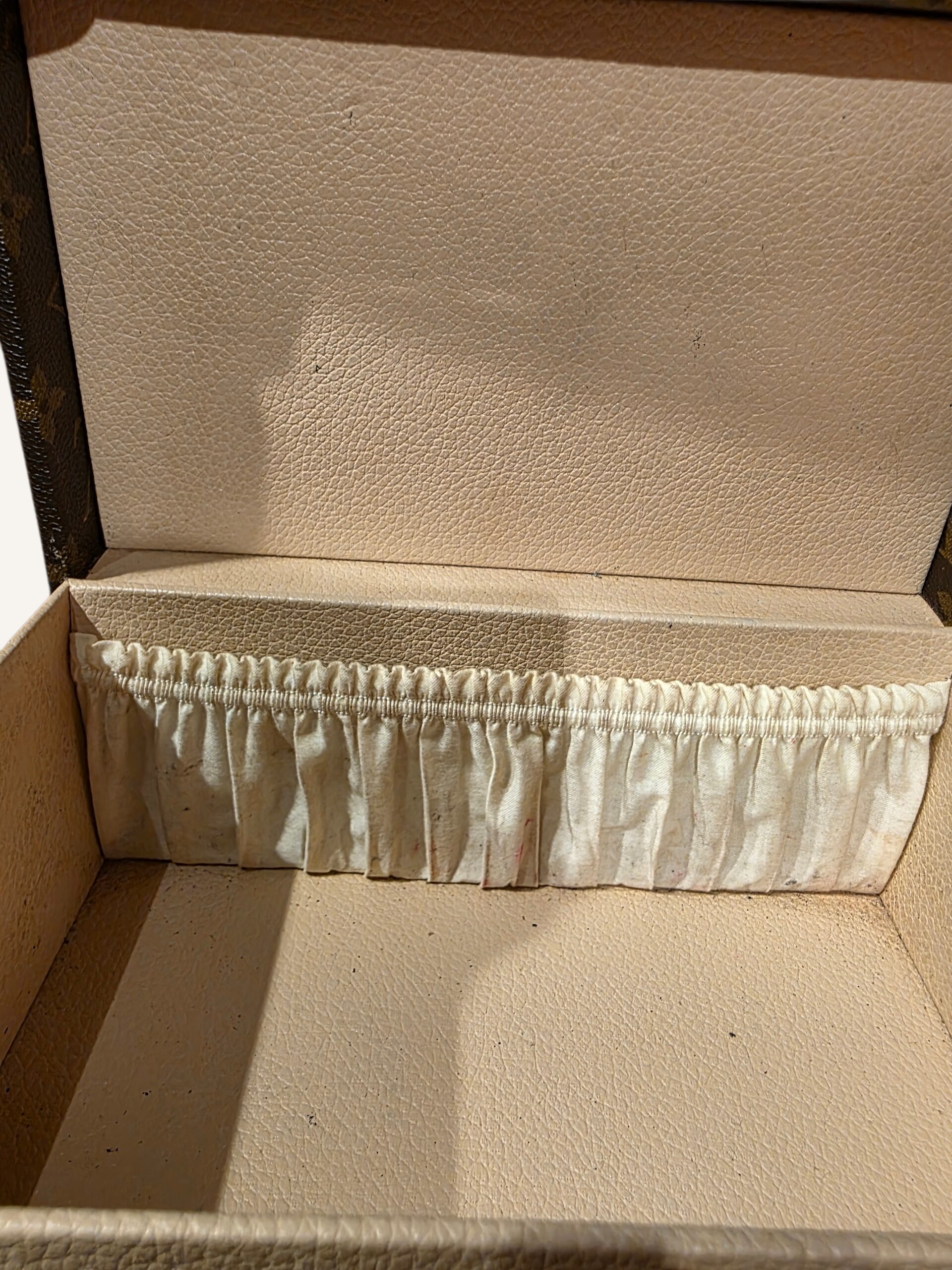 boîte à tout Louis Vuitton monogram