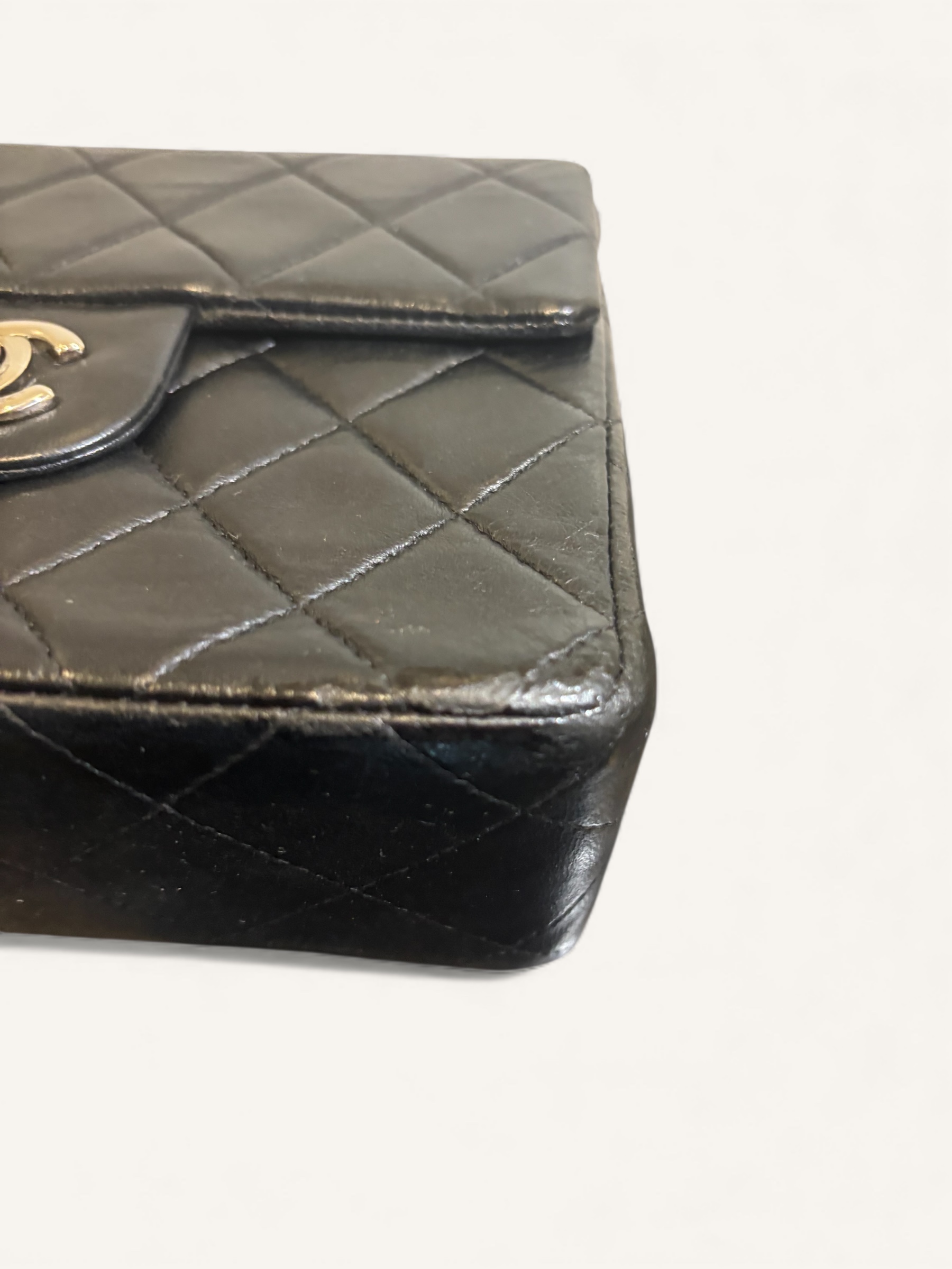 mini sac Chanel vintage noir bandoulière années 2000