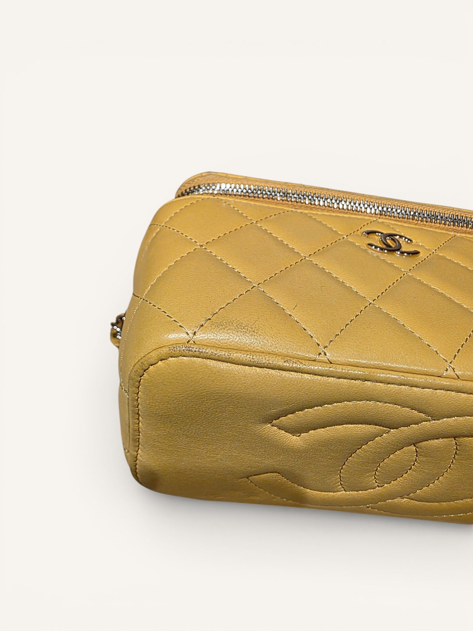 sac Chanel vanity cuir agneau jaune bandoulière