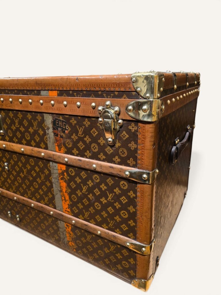 malle Louis Vuitton courrier ancienne monogram