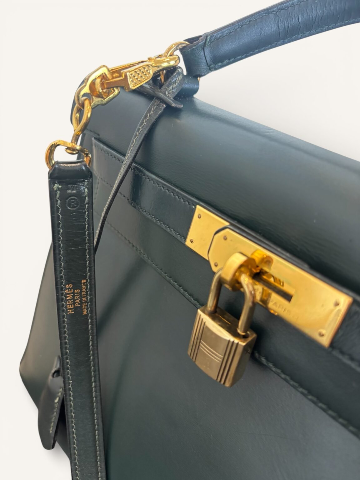 sac Hermès Kelly 28 cuir box vert foncé 1989 marché international du sac de luxe d’occasion