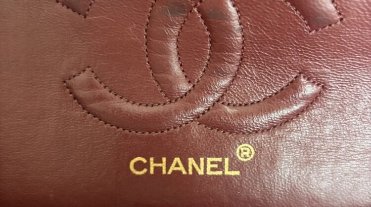 Cuir sac Chanel vintage : patine, usure et entretien
