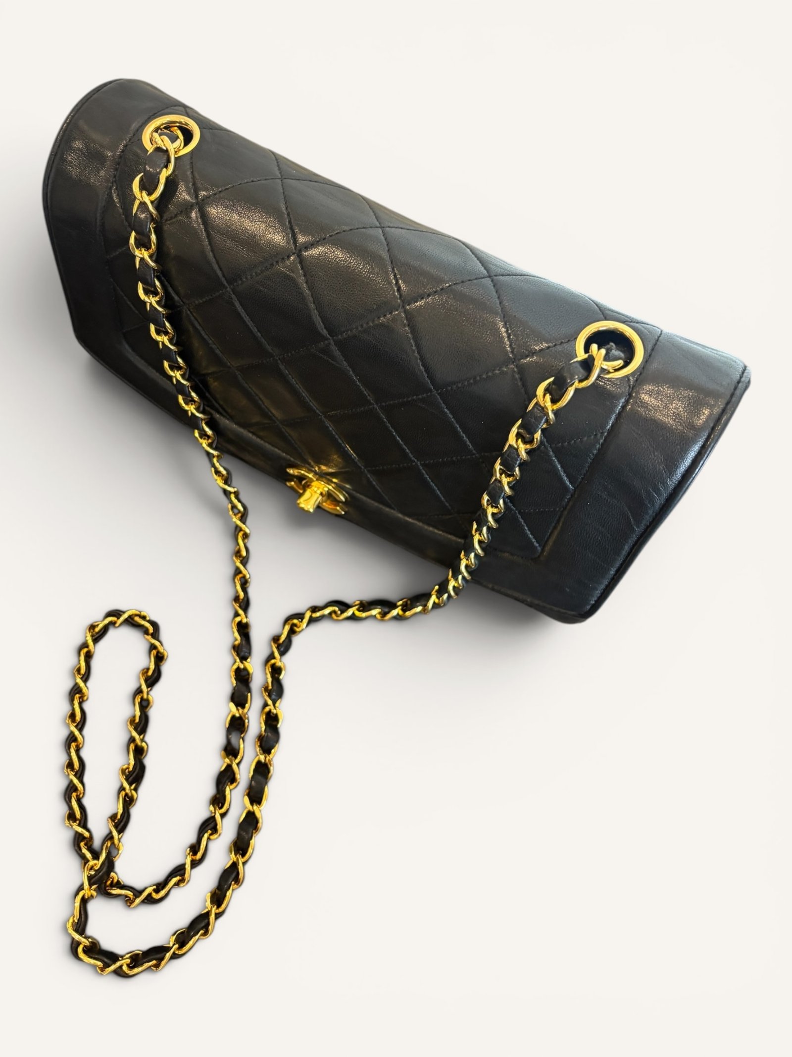 Chanel Diana Medium noir