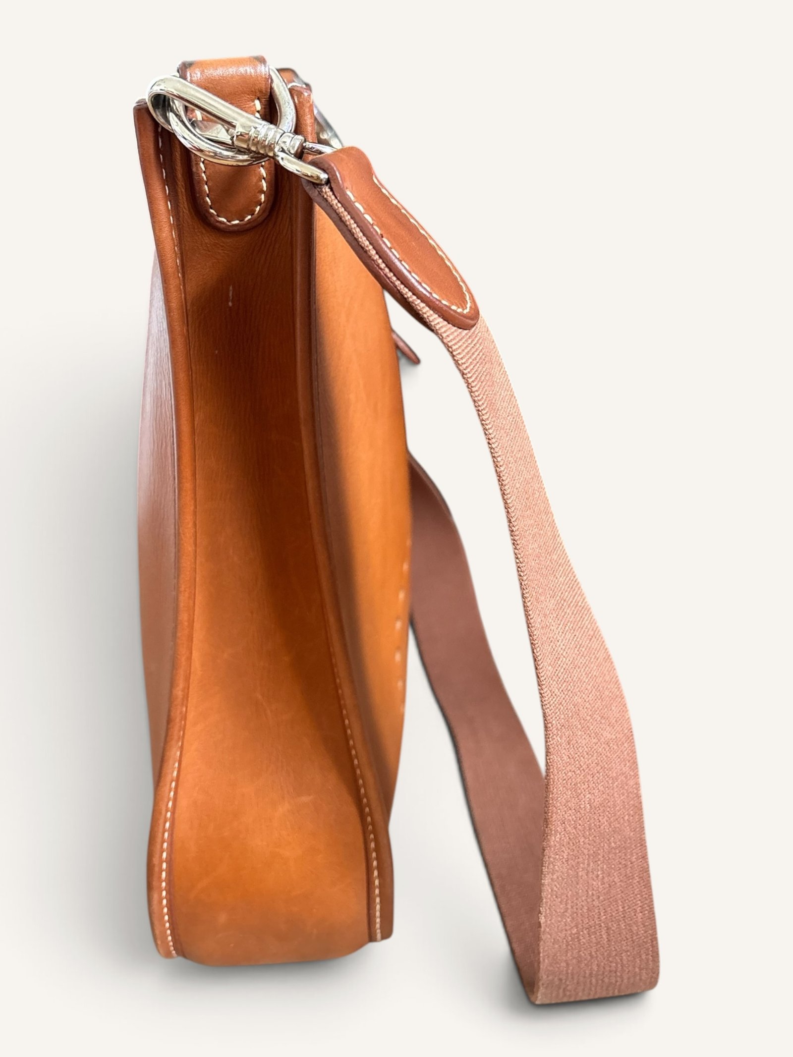 Evelyne PM Barenia