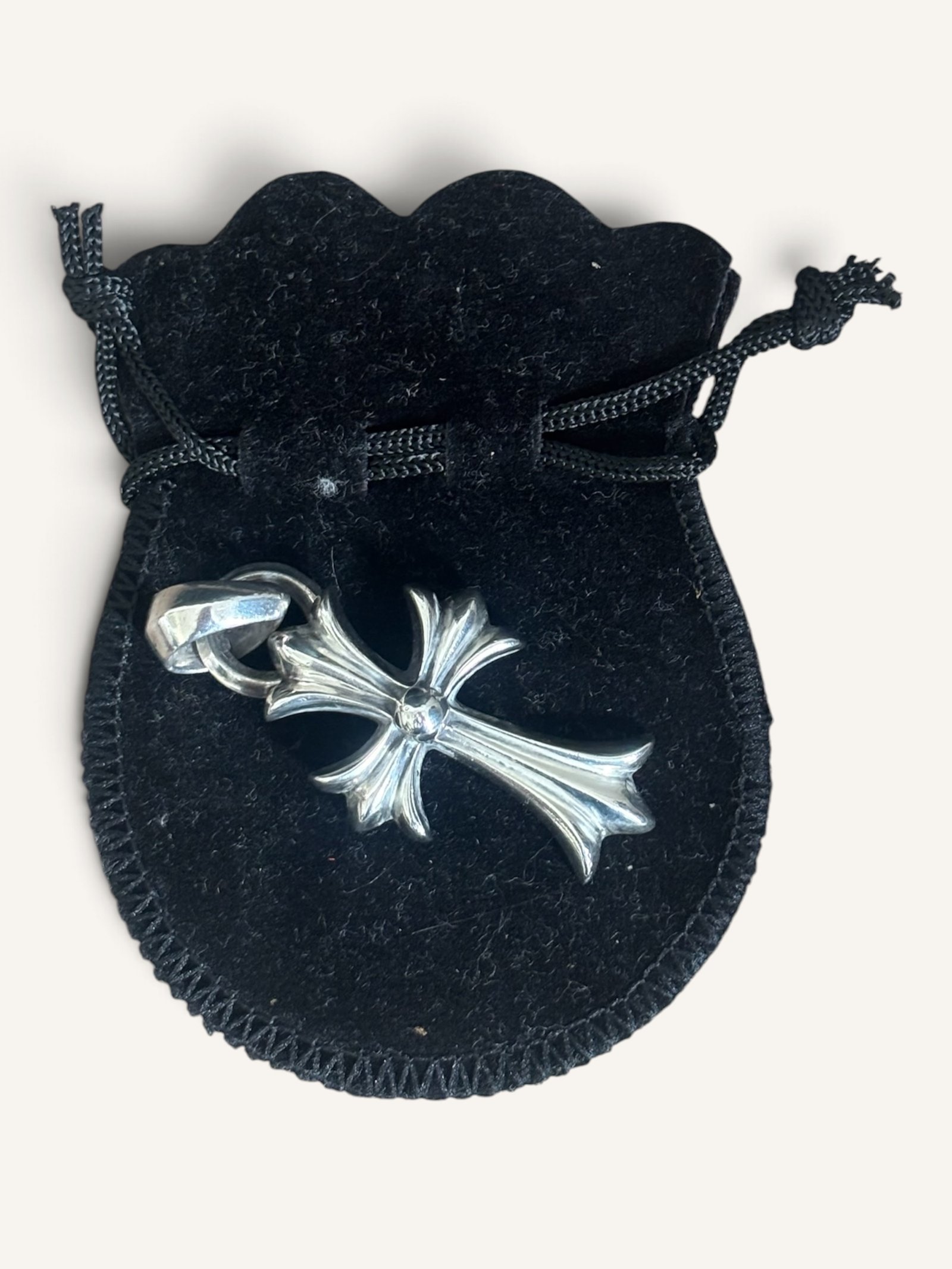 Croix Chrome Hearts vintage